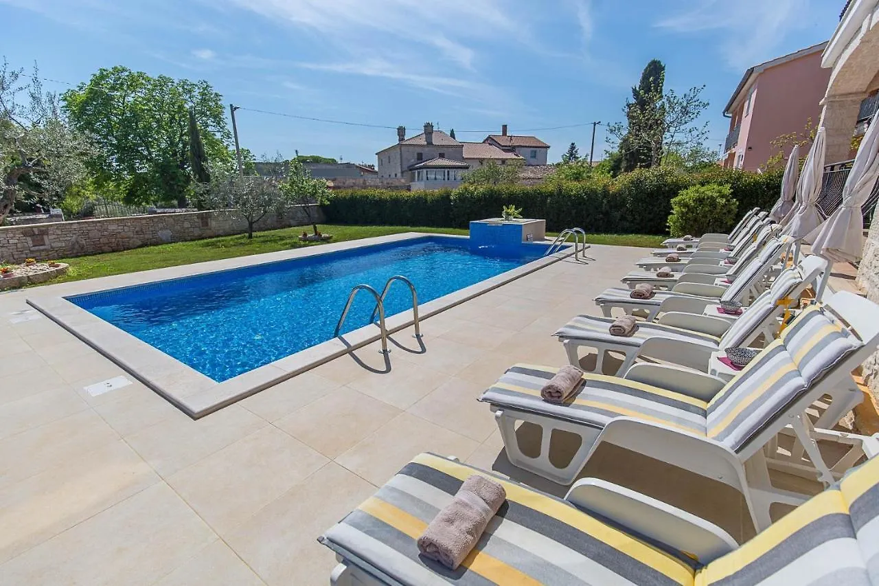 Family Friendly House With A Swimming Pool Buici, Porec - 19720 0*,
